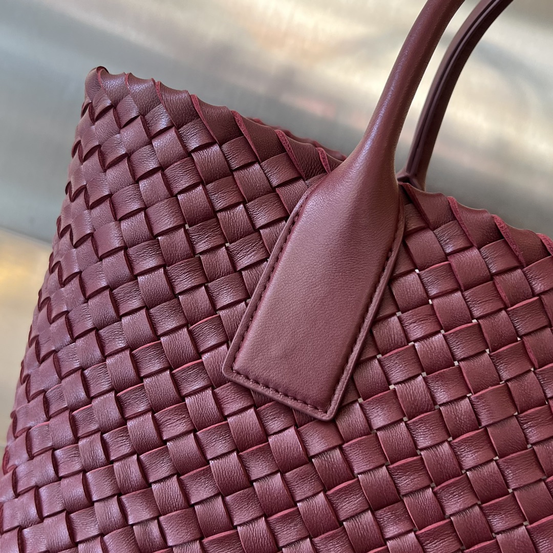 Small Cabat Intreccio Leather Tote Bordeaux